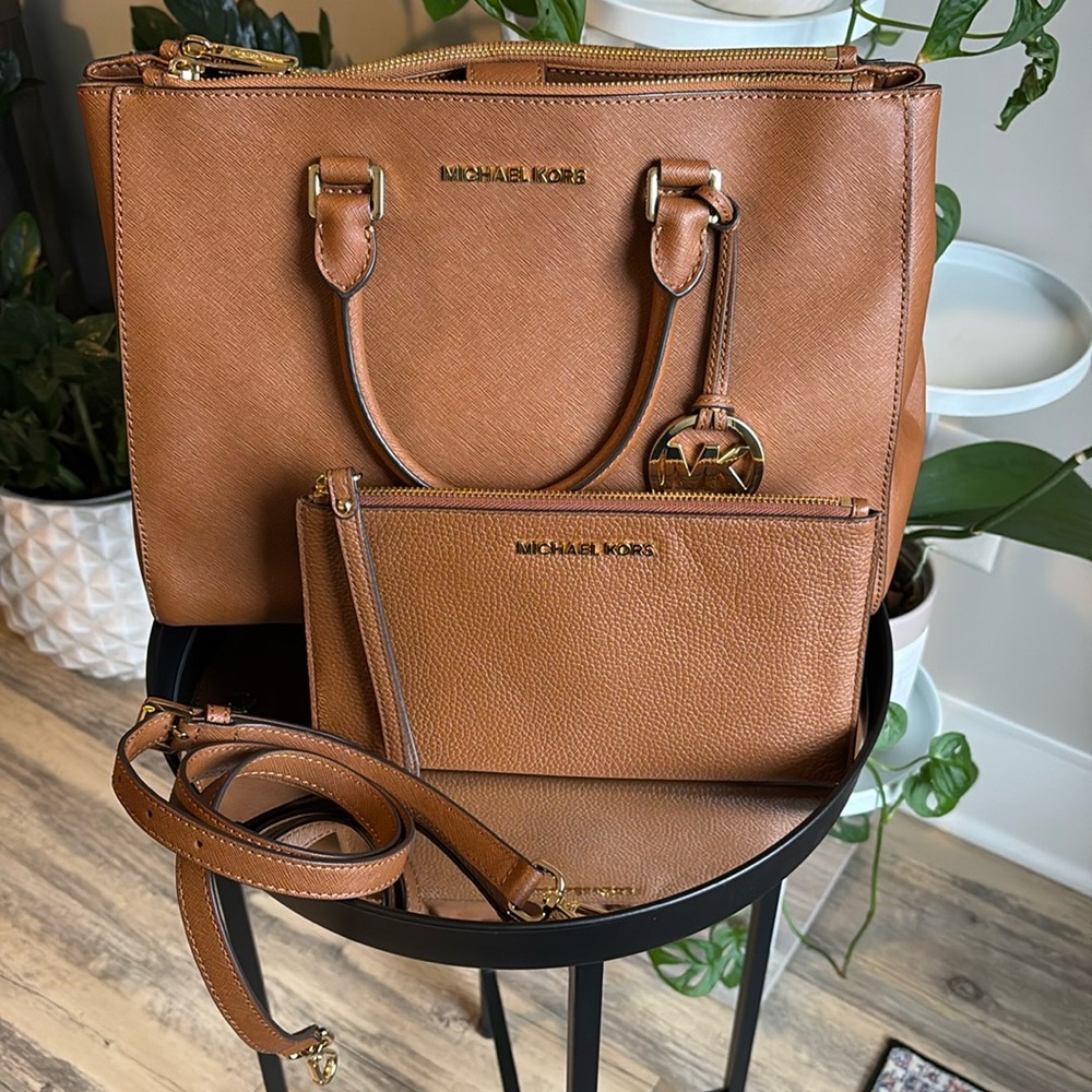 Michael Kors Saffiano Handbag / Shoulder bag - Medium, Luggage Color - BUNDLE